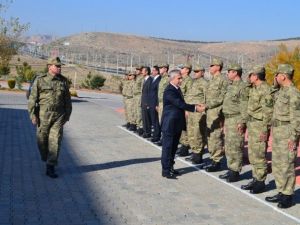 Vali Kamçı’dan Jandarmaya Kutlama