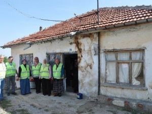 Seydişehir’de Yaşlıların Evleri Temizleniyor