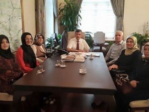 Ensar Vakfı Manisa Kadın Kolları’ndan Vali Bektaş’a Ziyaret