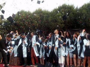 Nazilli Sağlık Hizmetleri Meslek Yüksek Okulu Mezunlarını Uğurladı