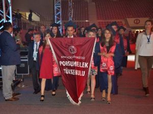 Anadolu Üniversitesi’nde Mezuniyet Coşkusu Başladı