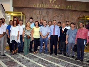 Vali Ayyıldız, Yerel Basına Sahip Çıktı