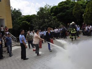 Büyükşehir İtfaiyesi Tatbikat Ve Eğitimlere Devam Ediyor