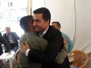 HDP Milletvekilleri Tebrikleri Kabul Etti