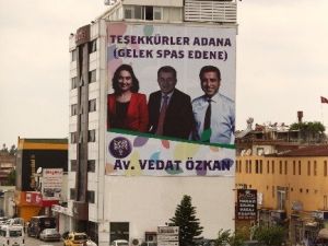 Hdp’den Kürtçe Ve Türkçe ‘Teşekkürler Adana’ Afişi