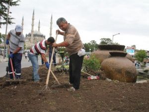 Edirne Belediyesi Süs Havuzlarını Yeniliyor