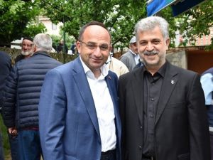 Başkan Üzülmez, Derbent Muhtarını Tebrik Etti