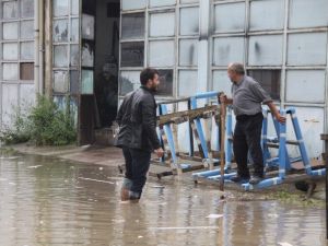 Şiddetli Yağış İnegöl’ü Göle Çevirdi