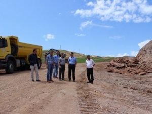 Yıldızeli Kaymakamı Pınar Köy Yollarında İncelemelerde Bulundu