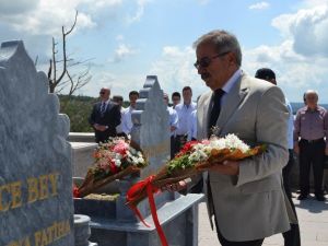 Ecebey Mezarı Başında Anıldı