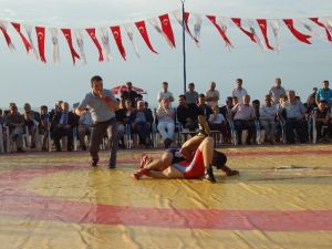 Lapseki Minder Güreşleri Yapıldı