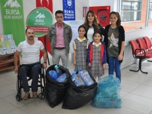 Öğretmen Ve Öğrencilerden Plastik Kapağa Destek