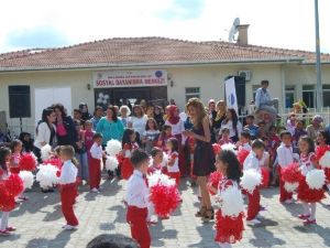 Malkaralı Miniklerden Muhteşem Yıl Sonu Gösterisi