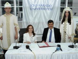 KTO Karatay Üniversitesi’nden Tarihi Mezuniyet Cübbesi