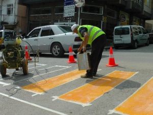 Akçakoca’da Trafik İşaretleme Çalışmaları Yapılıyor