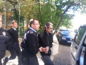 Ev Sahibini Bıçaklayan Kiracı Linçten Zor Kurtuldu