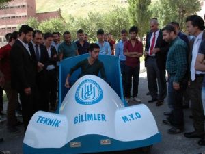 Bitlis’teki Üniversite Öğrencileri Otomobil Üretti