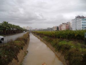 DSİ Manavgat, Alanya Ve Gazipaşa’da Dereleri Elden Geçirdi