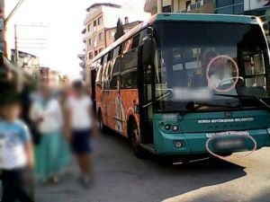 Halk Otobüsü’nde Dıt Dıt Vurgunu