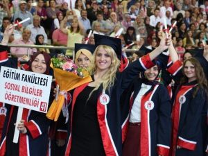 Amasya Eğitim Fakültesi Bin 208 Mezun Verdi