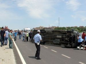 Sinop’ta Dolmuş Devrildi: 11 Yaralı