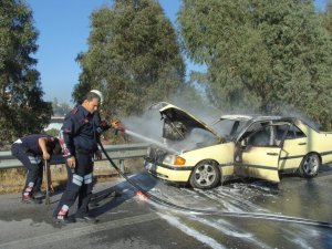 Hareket Halindeki Otomobil Alev Aldı