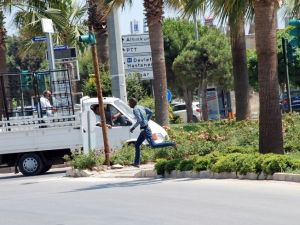 Polisten Kaçtı Ama Duyarlı Vatandaşlardan Kaçamadı