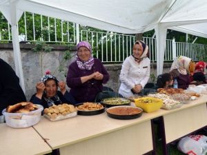 Güdül’de El Sanatları Ve Aşçı Yardımcılığı Kurslarına Katılan Kursiyerler Sertifikalarını Aldı