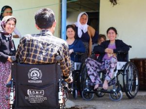 Engelli Kardeşlere Tekerlekli Sandalye