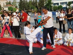 Didim’de Halk Eğitim Kursiyerleri Eserlerini Sergiledi