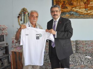 Evinde ‘NAZİLLİSPOR’ köşesi oluşturdu