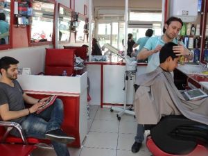 Aydınlı Berber Teknolojiye Ayak Uydurdu