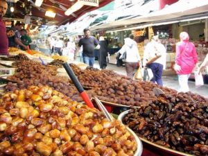 Ramazan Sofralarının Vazgeçilmez Lezzeti Hurma Tezgahları Süsledi