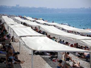 Antalya’da Plaj Ve Su Parklarından Renkli Görüntüler