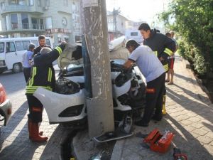 Fethiye’de Otomobil Elektrik Direğine Çarptı: 1 Ölü