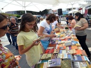 Foça Kitap Açtı