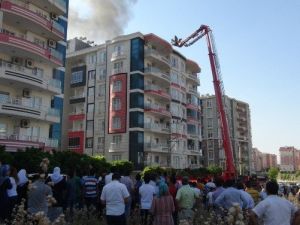 Çatı Katındaki Yangın Paniğe Neden Oldu