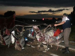 Afyonkarahisar’da Trafik Kazası: 2 Ağır Yaralı