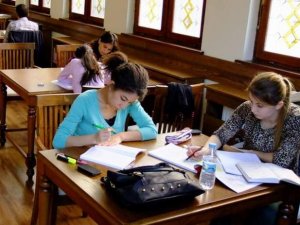Aydın İl Halk Kütüphanesi, kendi binasında hizmet vermeye başladı