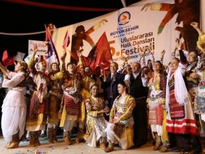 Halk Dansları Festivali’ne Muhteşem Gala