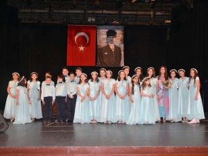 Çocuk Korosundan Muhteşem Konser