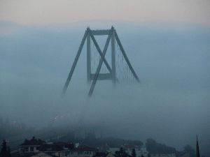 Boğaziçi Köprüsü Sise Teslim Oldu