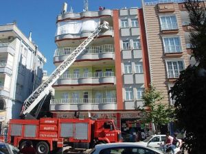 İtfaiye Ekibi Ocakta Unutulan Yemek İçin Harekete Geçti