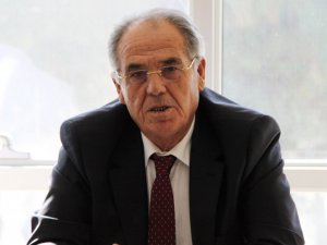 Eski başkan yeniden göreve talip