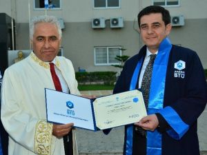 Kulak’ın Diploma Sevinci