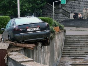 Tiflis’i Vuran Selde Ölü Sayısı 12’ye Yükseldi