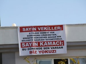 Huzurevi açılışında pankartlı tepki