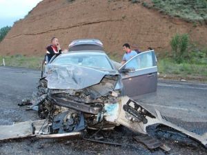 Oltu’da Trafik Kazası: 1 Ölü, 1 Yaralı