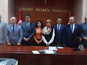 25. Dönem Erzurum AK Parti Milletvekilleri Mazbatalarını Aldı