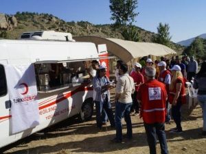 Kızılay, Fotokampa Katılanlara Çorba İkram Etti